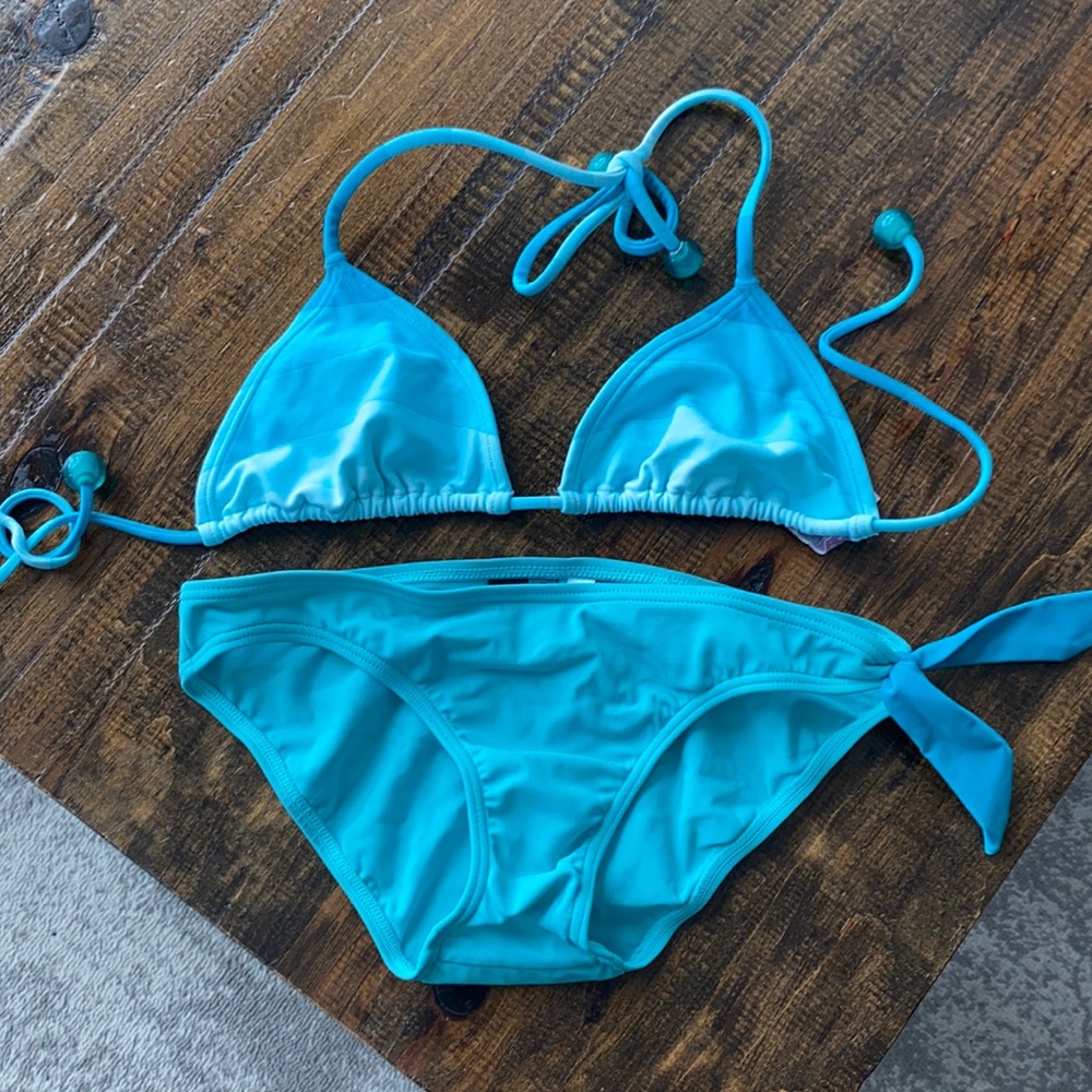 Cute tri colour blue bikini, salinas top and bench bottoms.